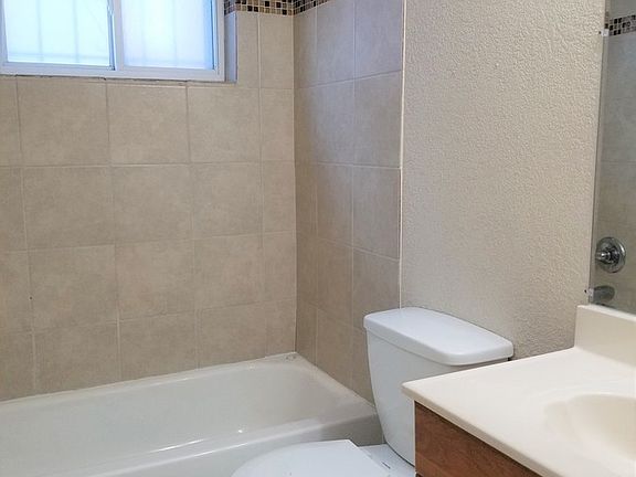 4th image of 41 S Lincoln St APT 103