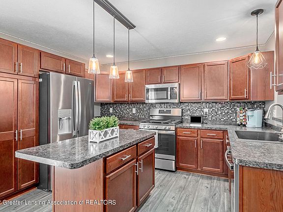 4th image of 15110 Loxley Ln