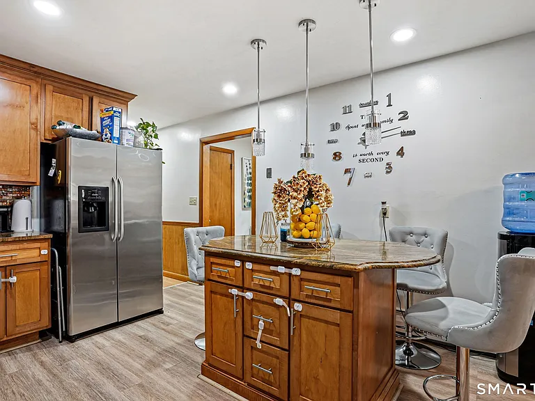 7 Newport Dr — Photo 10