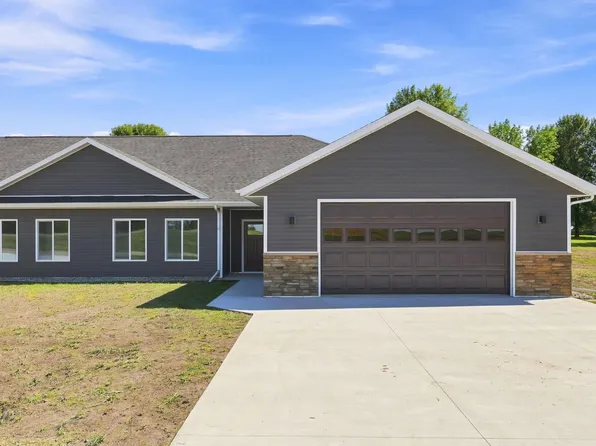 6001 6th St #B, Lake Park, MN 56554