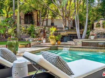 2276 La Granada Dr, Los Angeles, CA, 90068