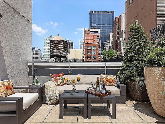 5th image of 261 W 28th St APT 10D