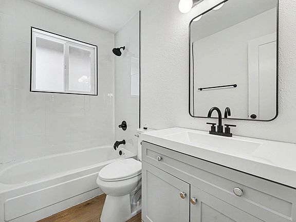 5th image of 2490 Reed St #2490