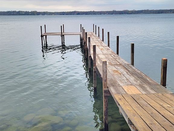 2nd image of 2602 Okoboji Blvd