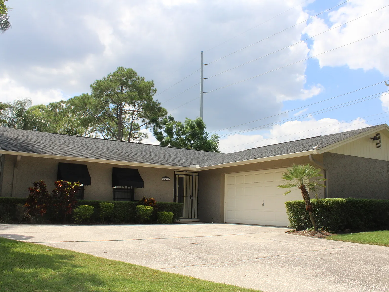4 bed, 2013 sqft, $2,995 — Photo 2