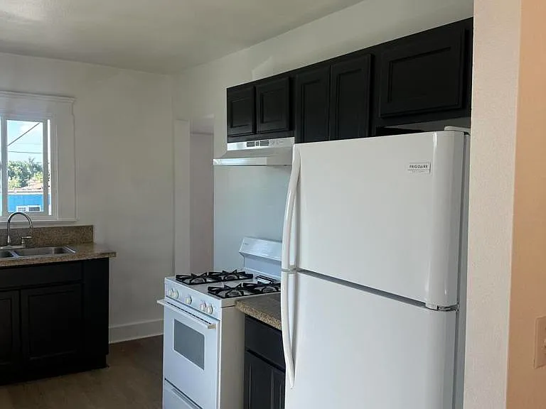 1714 W 35th Pl #1714 — Photo 5