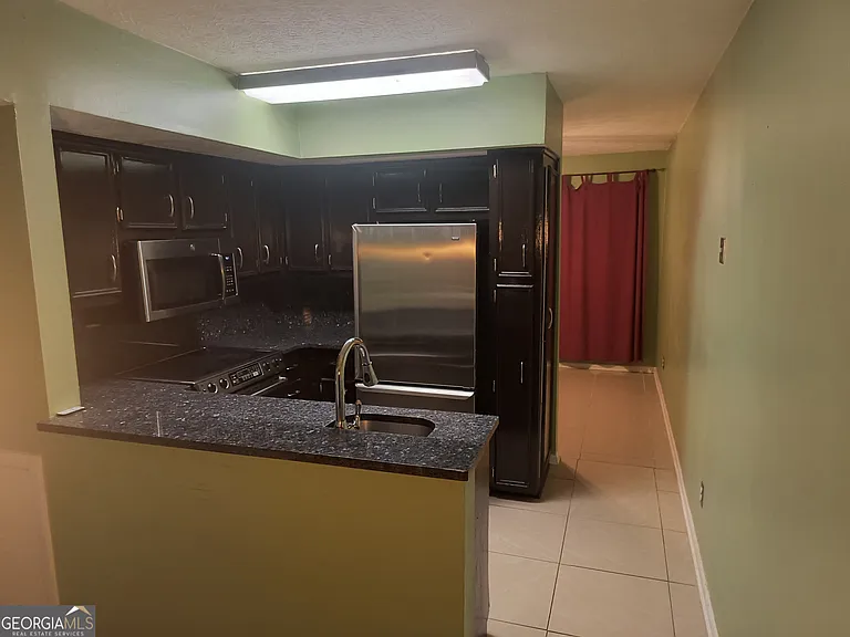 105 Governors Dr — Photo 10