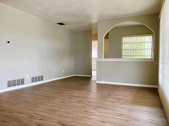 5th image of 1568 Picardy Cir