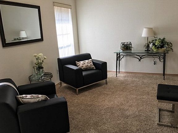 5th image of 309 Diana Dr