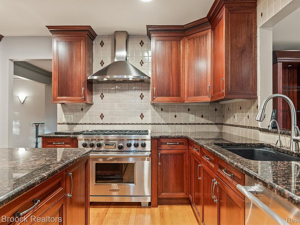 6135 Pickwood Dr, photo 27