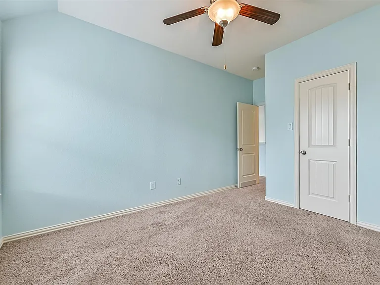 4511 Apple Point Ln — Photo 32