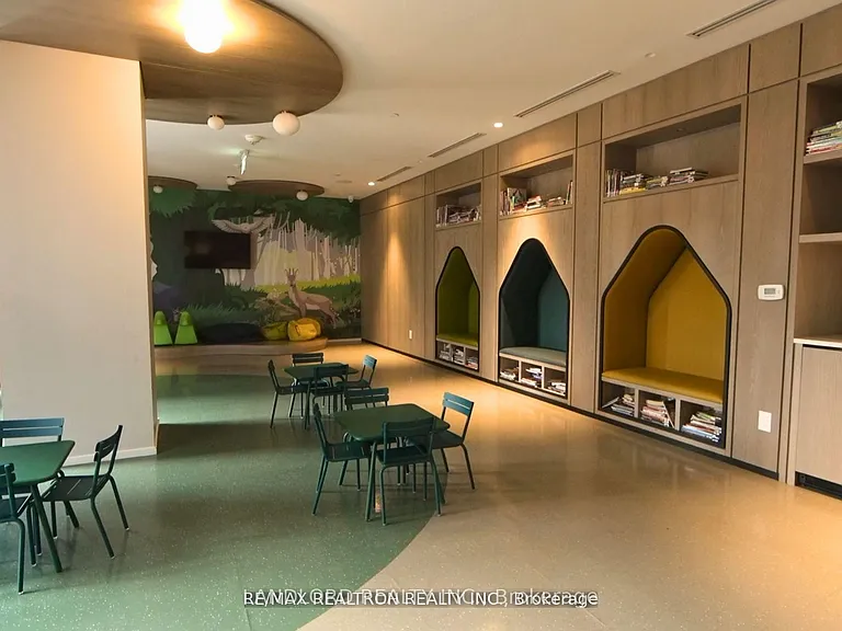 5 Mabelle Ave #Penthouse 33 — Photo 13