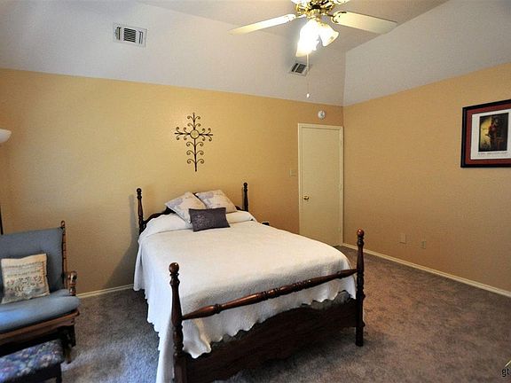 4th image of 101 Lakeway Dr