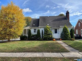 35 Wolcott Rd, Dumont, NJ 07628