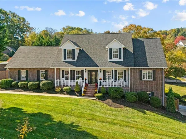 1 Emerald Ct, Johnson City, TN 37604