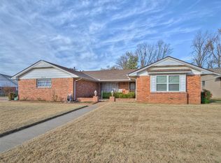 3213 Rolling Ln, Midwest City, OK 73110