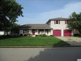 304 Kelly Dr photo 1