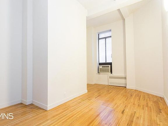 3rd image of 31 E 31st St APT 10G