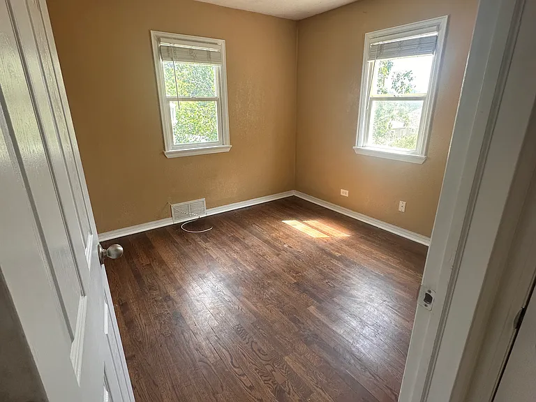 814 Julian St — Photo 8