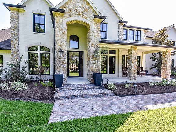 3rd image of 8518 Halls Retreat Ct
