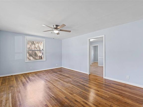 5th image of 2330 Lenora Ln