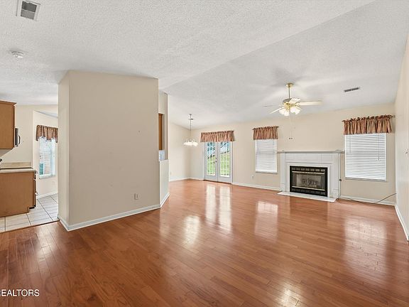 5th image of 7254 Genoa Ln