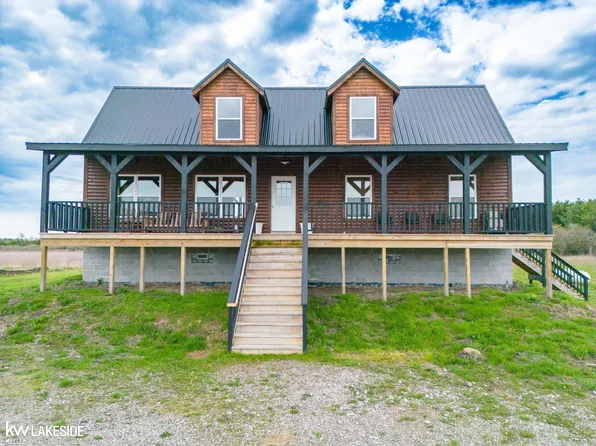 6650 Derby Rd, Applegate, MI 48401