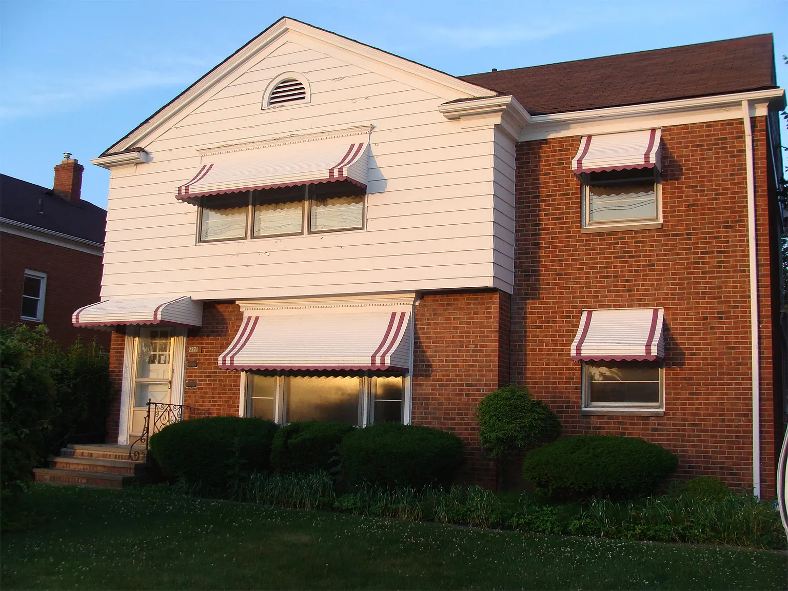 2371 warrensville - up — Photo 1