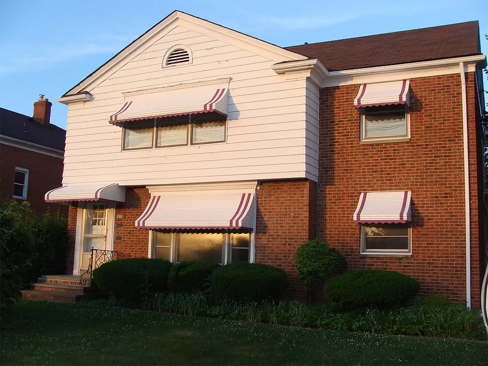 2371 Warrensville Center Rd
