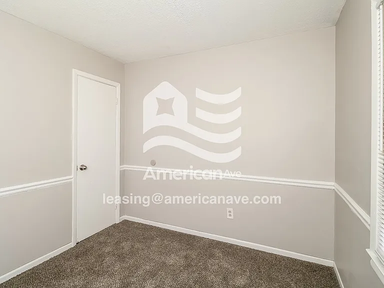 30464_007_bedroom_12798437.jpg