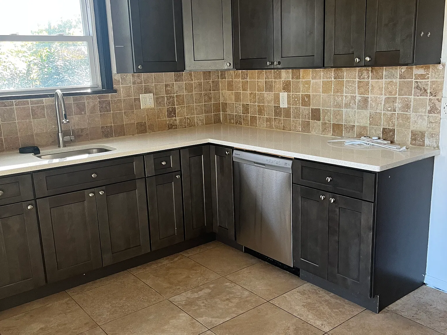 3 bed, $4,300 — Photo 2