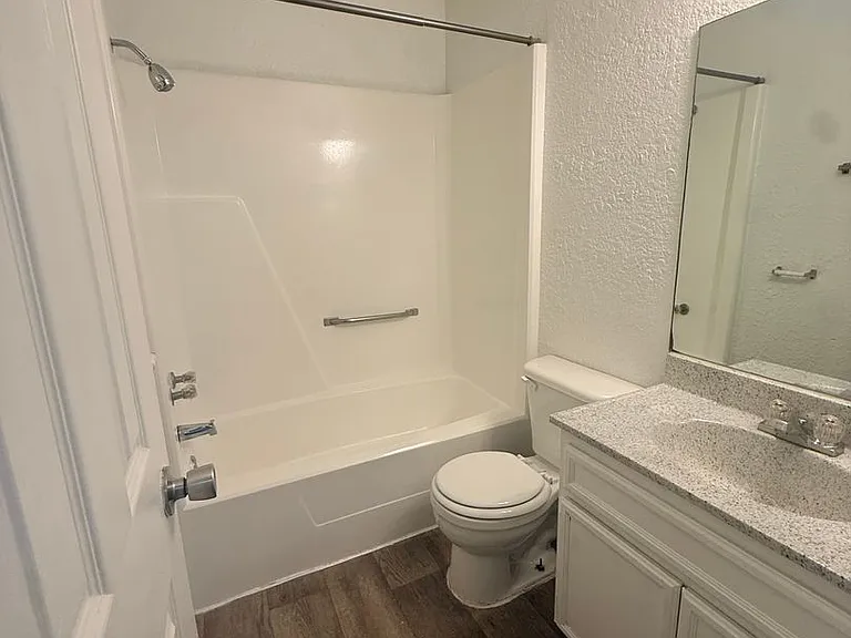 Alderview Apartments — Photo 14