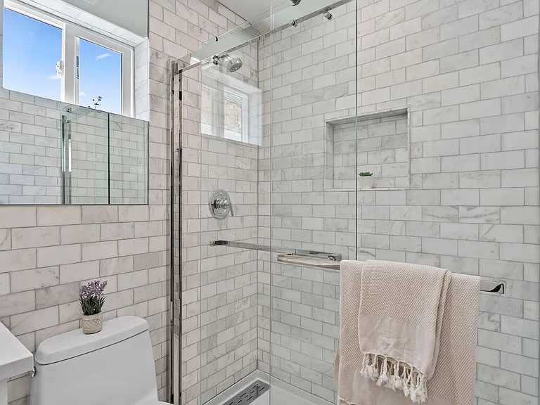 Ocean Beach Living | Modern 2Bd/2Ba | Laundry in-unit — Photo 46