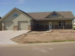 606 Country Lane Dr, Augusta, KS 67010