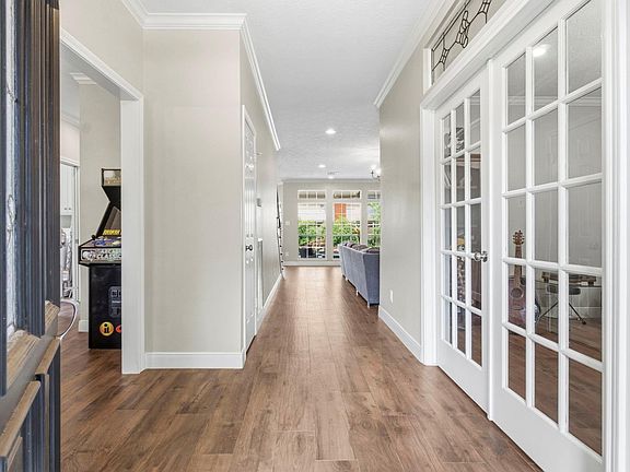 3rd image of 23 Rustic View Ct