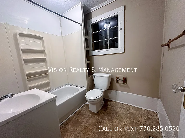 112B Peachtree St — Photo 12