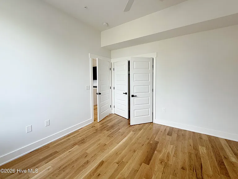 720 Castle St #202 — Photo 5