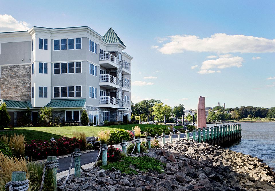 The Waterfront on the Promenade