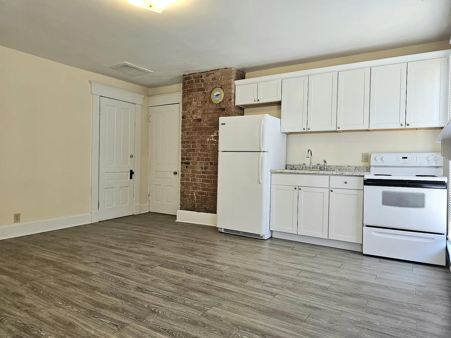 1 bed, 800 sqft, $800 — Photo 2