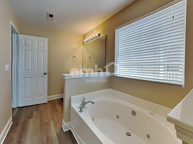 126 Diploma Dr — Photo 12