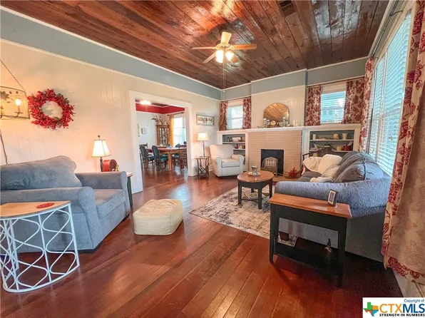 708 N Lamar Ave, Cameron, TX 76520