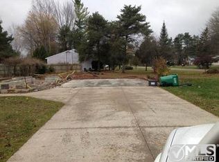 125 W 7th St, Gladwin, MI 48624
