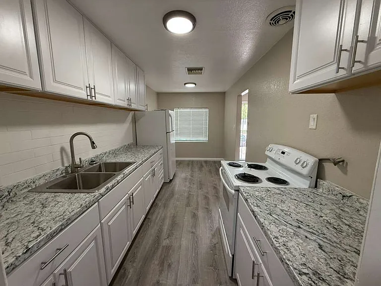 340 N 10th St #340 — Photo 8