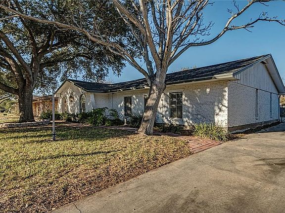3rd image of 4310 Pecan Valley Dr