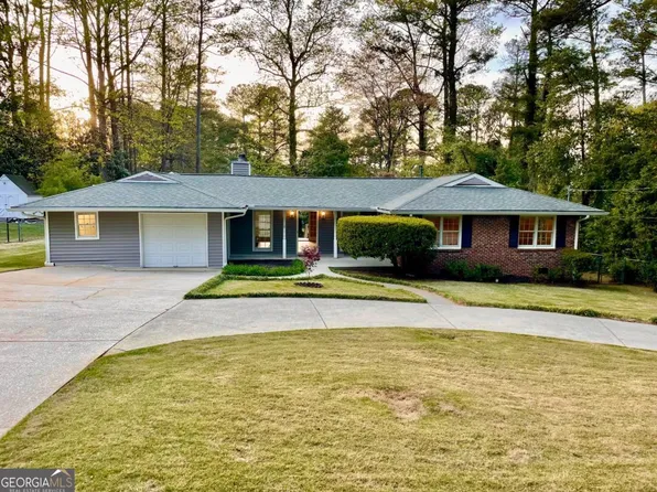 226 Pine Forest Dr, Lawrenceville, GA 30046