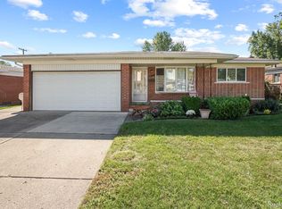 13794 Heritage Rd, Sterling Heights, MI 48312