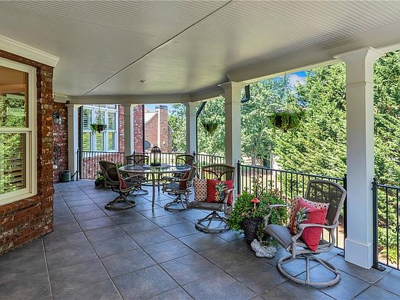 3rd image of 1485 Mountain Side Dr