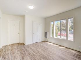 Beverly Blvd Apartments