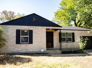 2720 Hanger Ave, Fort Worth, TX 76105
