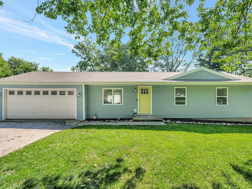 11 Circle Dr, Saybrook, IL 61770 Zillow